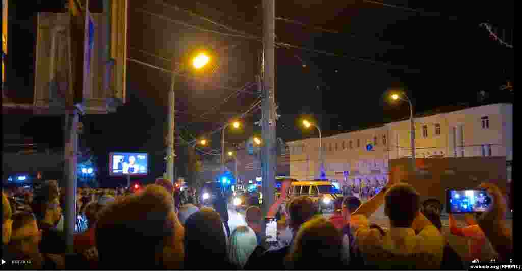 В Гомеле на улицы также вышли сотни людей, о раненых ничего не сообщается