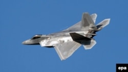 Блогеры и аналитики сравнивают новый самолет с многоцелевым американским истребителем F-22 Raptor