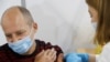 Зеленский заявил, что вакцинированным украинцам выплатят по тысяче гривен 