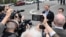 "Взрывной рост интереса". Партия "Яблоко" набирает популярность у россиян после снятия с федеральных выборов
