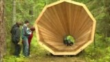 Эстонцы "слушают природу" в лесных беседках-мегафонах