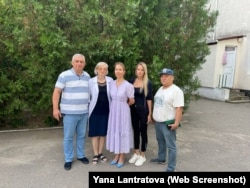 Слева направо: "директор департамента здравоохранения Херсонской области" от оккупационных властей Вадим Ильмиев, назначенная РФ "и.о. директора" Дома ребенка Татьяна Завальская, Инна Варламова, депутат Госдумы Яна Лантратова, советник Ильмиева Артыш Сат. 26 августа 2022