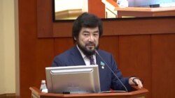 Ушел в отставку казахстанский депутат, который недавно ударил журналистку