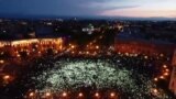 На акцию протеста в Ереване вышли десятки тысяч человек