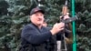 "Убрать их, я говорю". В Сети появилось новое видео вооруженного Лукашенко, который приказывает разогнать протестующих 