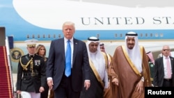 Дональд Трамп и король Саудовской Аравии Салман бин Абдулазиз аль-Сауд