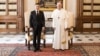 Зеленский пригласил папу Франциска в Украину и попросил помощи в обмене пленными