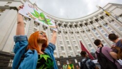 Вечер: запрет на "смену пола" в России и легализация каннабиса в Украине