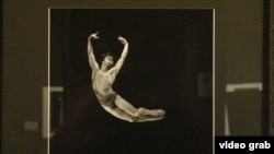 Михаил Барышников в танце, фото Нины Аловерт