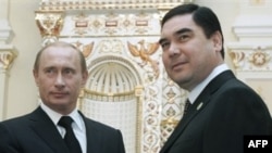 Гурбангулы Бердымухамедов и Владимир Путин в 2007 году