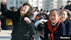 Жители КНДР оплакивают Ким Чен Ира, 19 декабря 2011