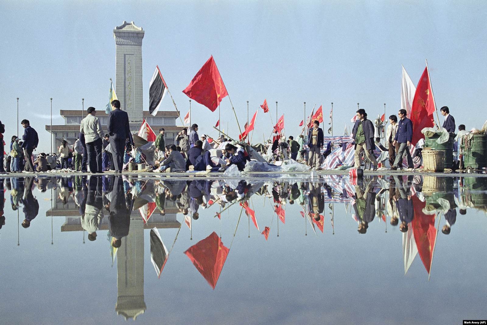 протест на площади тяньаньмэнь