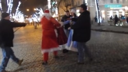 Почему в Одессе подрались Деды Морозы