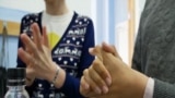 В Новосибирской области ученики возвращаются в школы, потому что дома плохой интернет и нет компьютеров