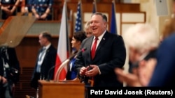 Госсекретарь США Майк Помпео на встрече в Сенате Чехии, 12 августа 2020