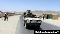 Патруль талибов в афганском городе Газни, 13 августа 2021 года. Фото: AP