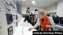 Эрика Швенченене во время посещения АЭС в Беларуси в 2022 году