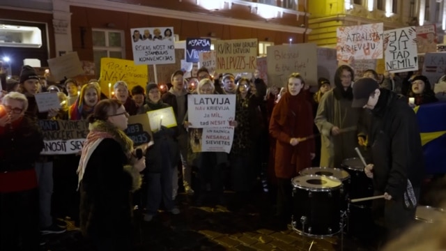 Парламент Латвии принял решение о выходе из Стамбульской конвенции. В Риге прошли протесты против этого решения Парламент Латвии принял решение о выходе из Стамбульской конвенции. В Риге прошли протесты против этого решения