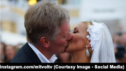 Первая фотография со свадьбы Дмитрия Пескова и Татьяны Навки появилась в соцсетях, а не на лентах информационных агентств, 1 августа 2015