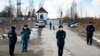 Депутаты российских региональных парламентов требуют допустить врача к Навальному