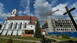 Строительство Академии КГБ в Минске рядом с церковью святого Роха, фотография сделана 4 июня 2026 года.