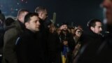 Владимир Зеленский встречает переданных Россией украинцев в аэропорту "Борисполь". Декабрь 2019 года