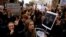 "Черный понедельник": как женщины по всей Польше протестовали против запрета абортов