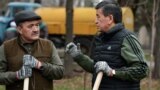 Азия: Туркменистан вручную чистят от соли, новые дела против соратников Атамбаева