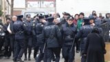 Убийство полицейских, протесты "исламистов" и покушение на мэра. Что происходит в Азербайджане