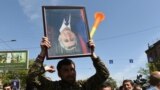 В Ереване задерживают людей, которые протестуют против назначения Сержа Саргсяна премьером