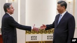 Энтони Блинкен и Си Цзиньпин на встрече в Пекине 19 июня 2023 года. Фото: AP