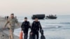 Спасатели и военные на берегу Каспийского моря, где во время учений утонули военнослужащие. Мангистауская область, 24 сентября 2026 года