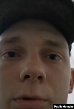 Солдат срочной службы Андрей Смирнов