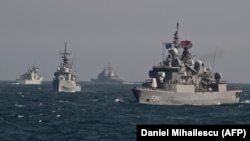 Военные корабли НАТО в Румынии, недалеко от Констанцы 
