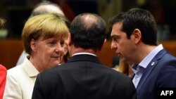 Канцлер Германии Ангела Меркель, президент Франции Франсуа Олланд и премьер Греции Алексис Ципрас на переговорах 