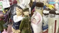 В России продают елочные игрушки с изображением военной техники