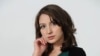 В Москве полиция обыскала квартиру журналистки Бекбулатовой и увезла ее на допрос. Она знакома с Сафроновым 