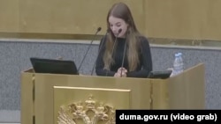 Видеоблогер Саша Спилберг (Александра Балковская) в Госдуме
