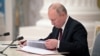 Путин подписал указ об упрощенном порядке приема в гражданство России детей-сирот из "ДНР", "ЛНР" и Украины