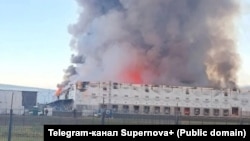 Пожар после атаки на склад Ozon в Саратове, архивное фото  