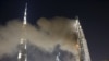 Фотограф в Дубае спасся от пожара в отеле, съехав из окна по тросу