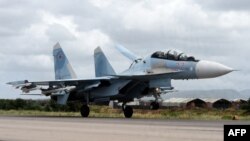 Российский бомбардировщик Су-35 на базе Хмеймим в Сирии