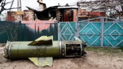 Упавший ракетный двигатель в деревне Козаровичи под Киевом 22 апреля 2022 года