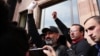 В Ереване задержан лидер протестов Пашинян. Полиция применяет силу к протестующим