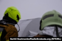 Саркофаг ЧАЭС после атаки российским дроном, 14 февраля 2025 года