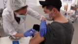 Как и где в Москве делают прививку от коронавируса мигрантам. Видео