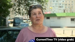 "Но квартиры же очень дорогие. Вы что. Для нас предпенсионеров [купить самостоятельно] – это нереально", – говорит Валентина