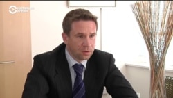 Дело Антонова: во Франции задержали банкира из РФ, у которого лопнули банки в Литве и Латвии. Он выдавал себя за беженца из Украины