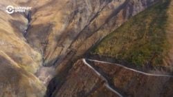 Невероятно красивая высокогорная дорога в Грузии