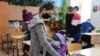 В Петербурге детям и подросткам из-за коронавируса запретили посещать кафе и ТЦ